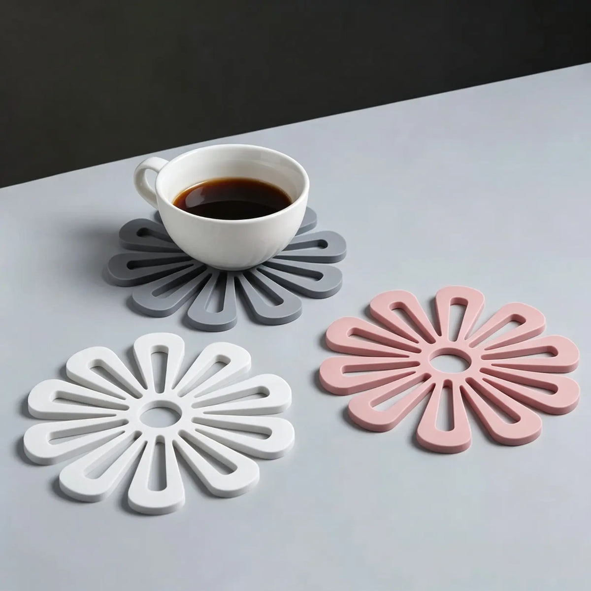 3pcs Heat Resistant Mats for Home Kitchen Use, Versatile Table Mats for Pots and Pans, Safe and Stylish Hot Dish Holders, Silicone Coasters, Reusable Silicone Mat