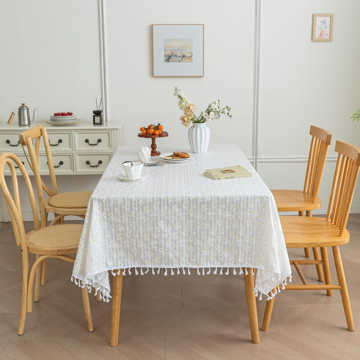 Rectangular Cotton Oil Proof Table Cloth Rectangle Tablecloth Fabric Waterproof for Kitchen Dining Farmhouse Outdoor Printed Daisy Floral 55x70inch,4-6 Seats,White