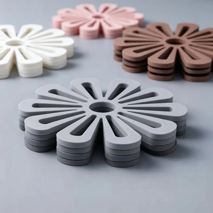 3pcs Heat Resistant Mats for Home Kitchen Use, Versatile Table Mats for Pots and Pans, Safe and Stylish Hot Dish Holders, Silicone Coasters, Reusable Silicone Mat